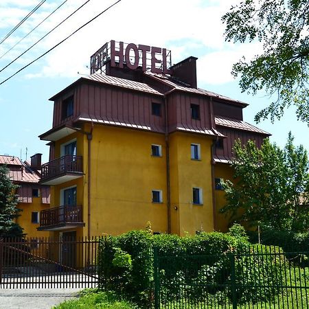Krystyna Otel Krasków Dış mekan fotoğraf
