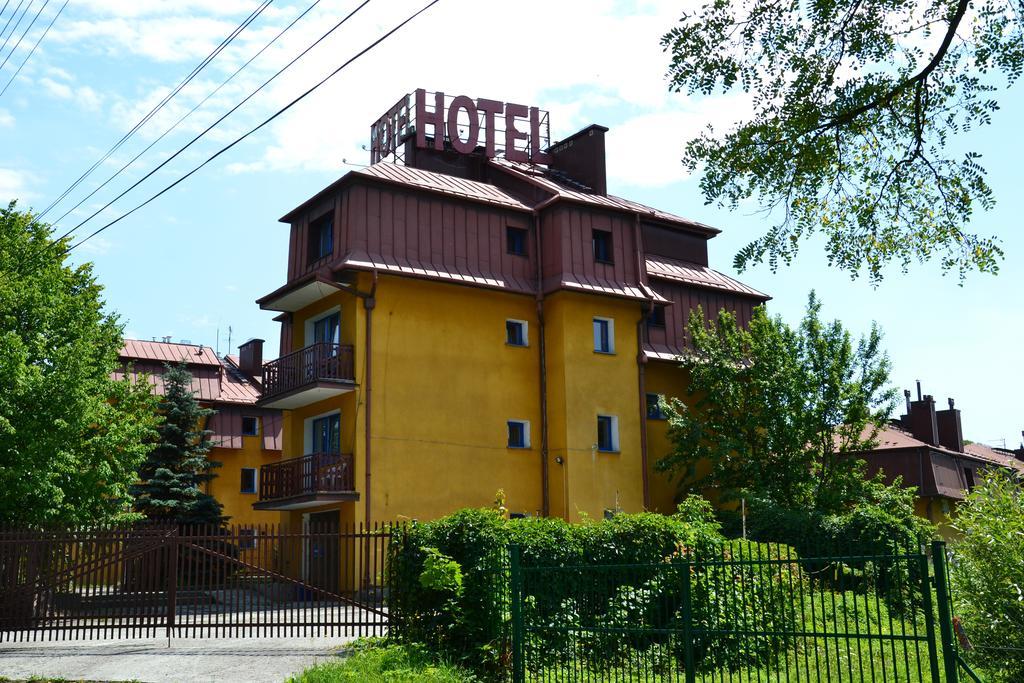 Krystyna Otel Krasków Dış mekan fotoğraf