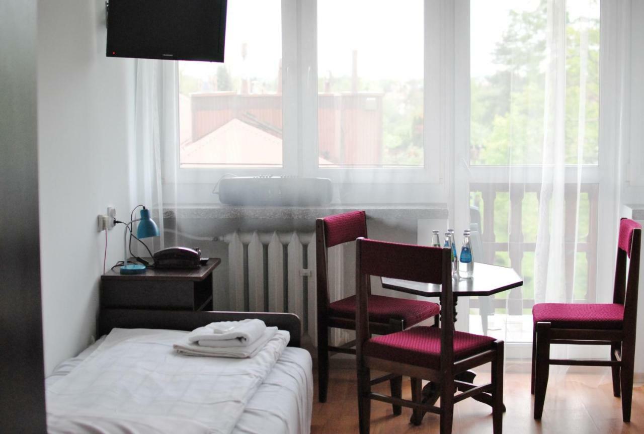 Krystyna Otel Krasków Dış mekan fotoğraf